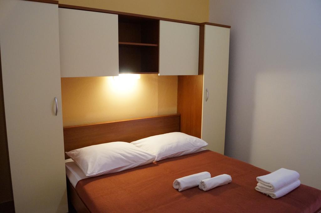 Studio Apartments Marija With Private Parking Μακάρσκα Εξωτερικό φωτογραφία