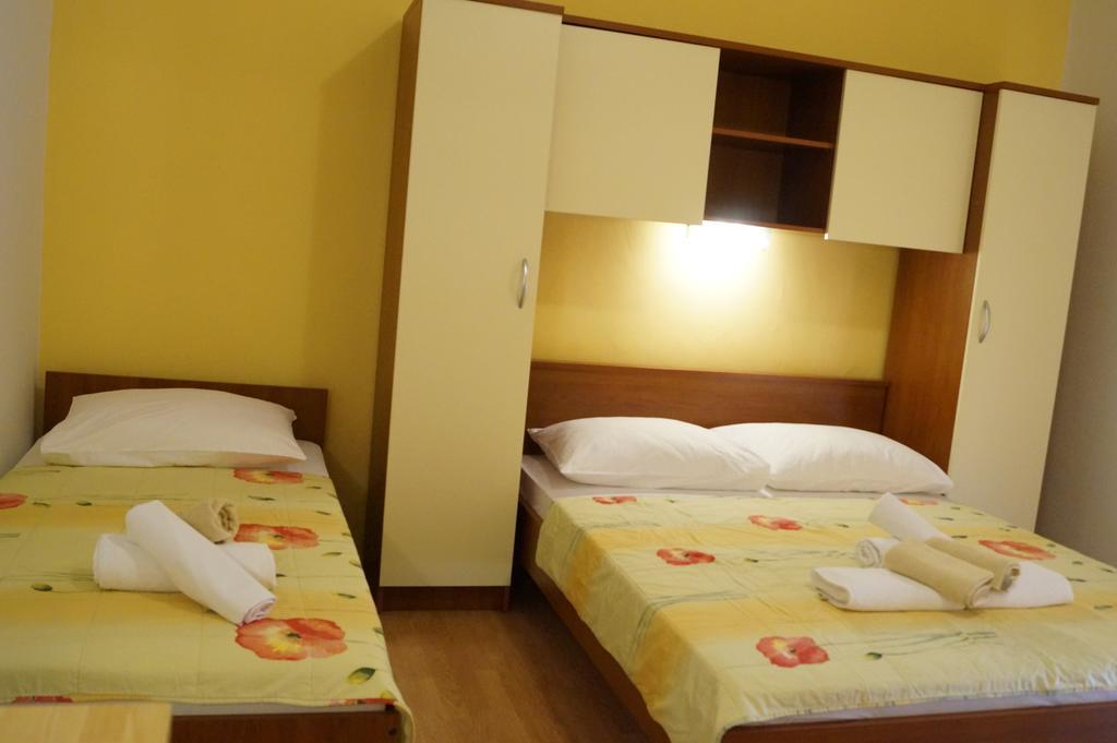 Studio Apartments Marija With Private Parking Μακάρσκα Εξωτερικό φωτογραφία