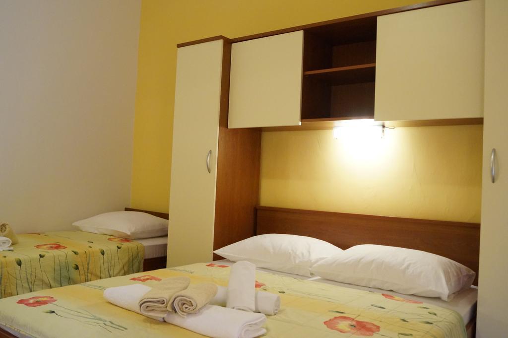 Studio Apartments Marija With Private Parking Μακάρσκα Εξωτερικό φωτογραφία